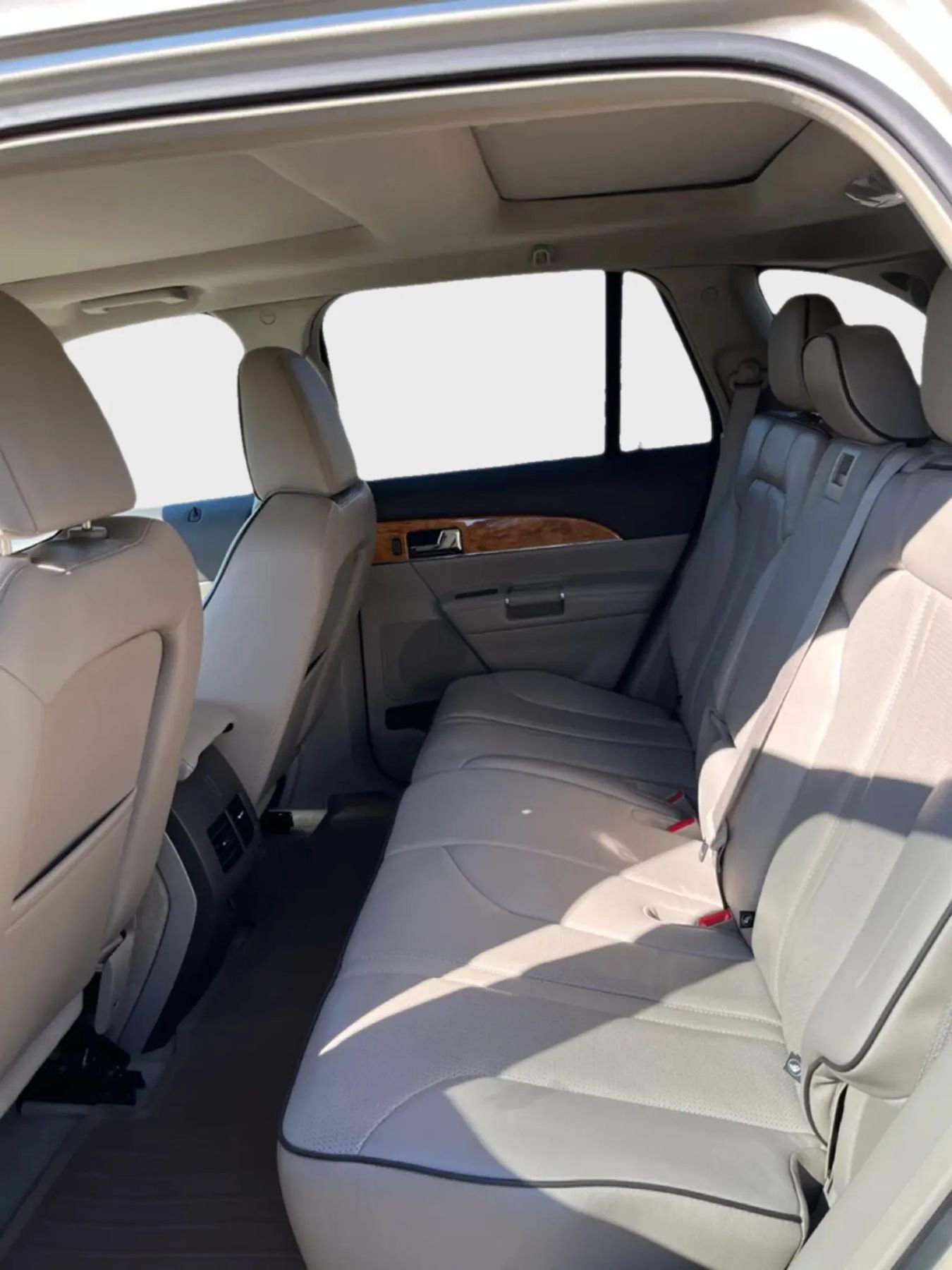 Used 2011 Lincoln MKX AWD w/ 102A Rapid Spec Order Code image 9