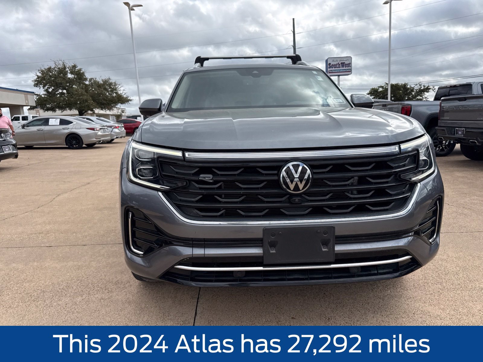 Used 2024 Volkswagen Atlas SEL Premium R-Line AWD/4WD image 2