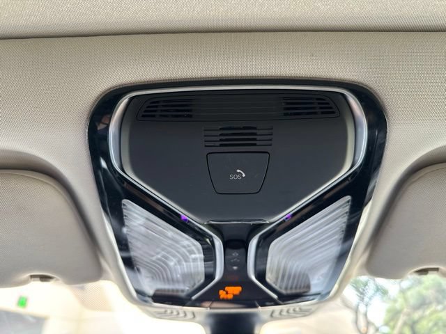 Used 2021 BMW 740i w/ Premium Package RWD image 29