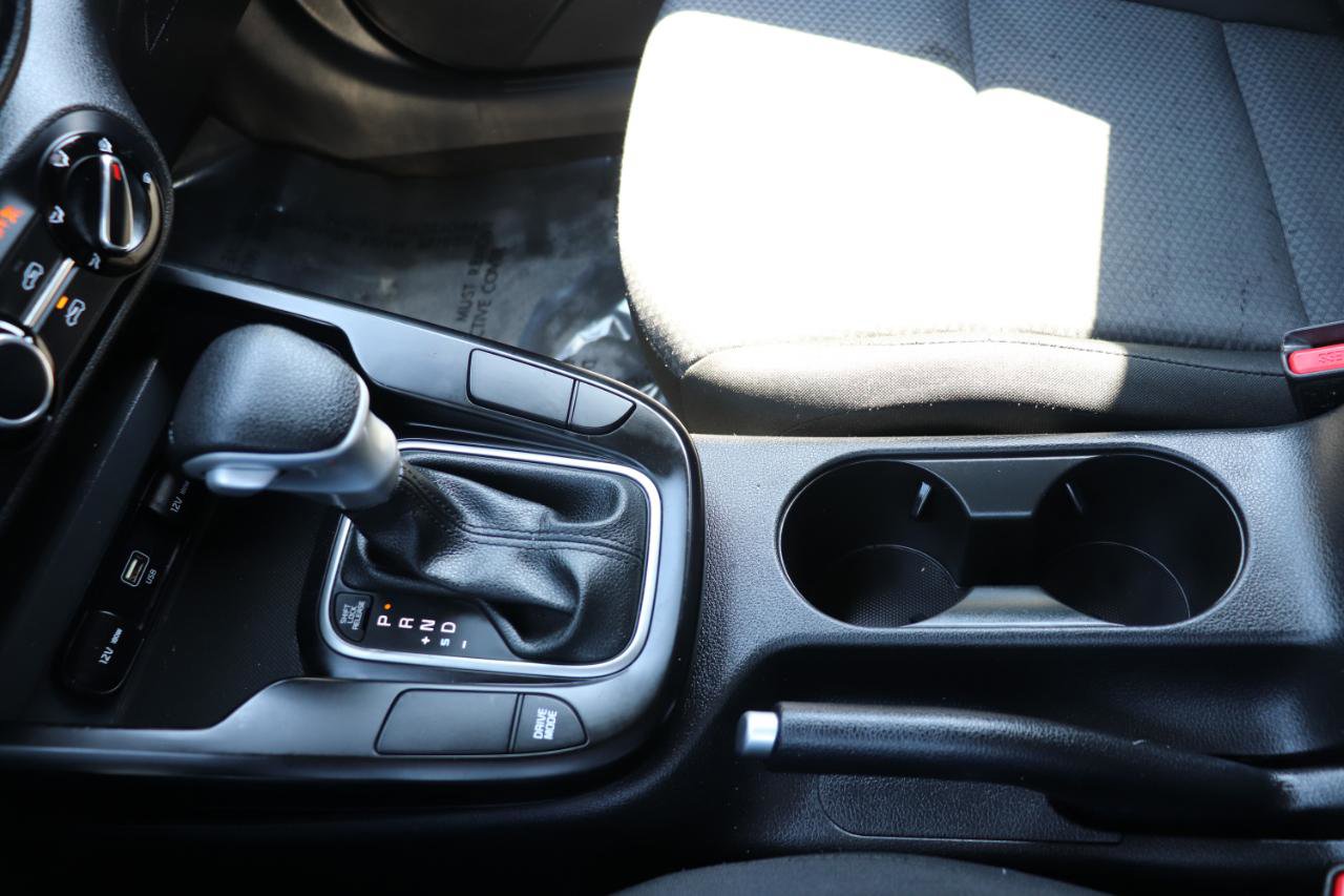 Used 2023 Kia Soul LX w/ LX Technology Package FWD image 34