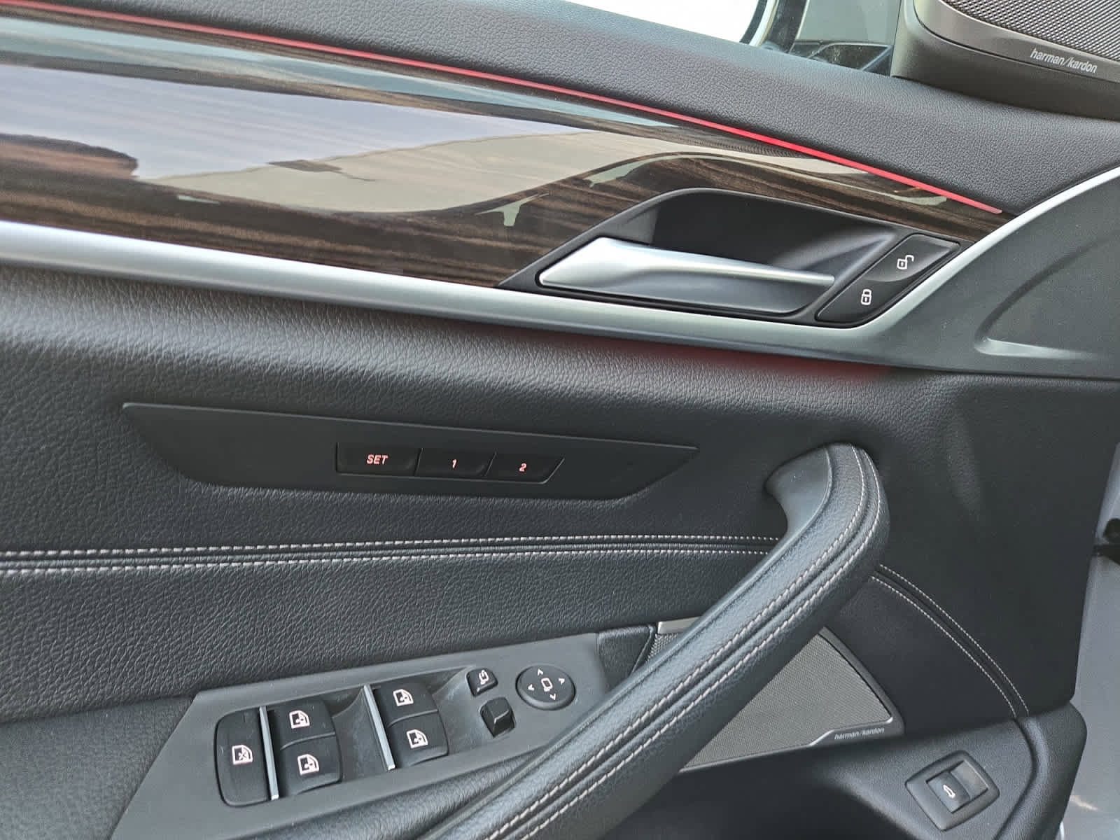 Used 2022 BMW 540i xDrive xDrive w/ Premium Package image 15