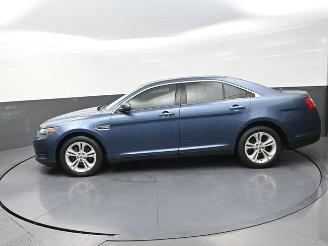 Used 2018 Ford Taurus SEL image 4