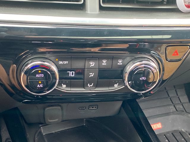 Used 2024 Chevrolet Trax RS w/ Sunroof Package FWD image 31