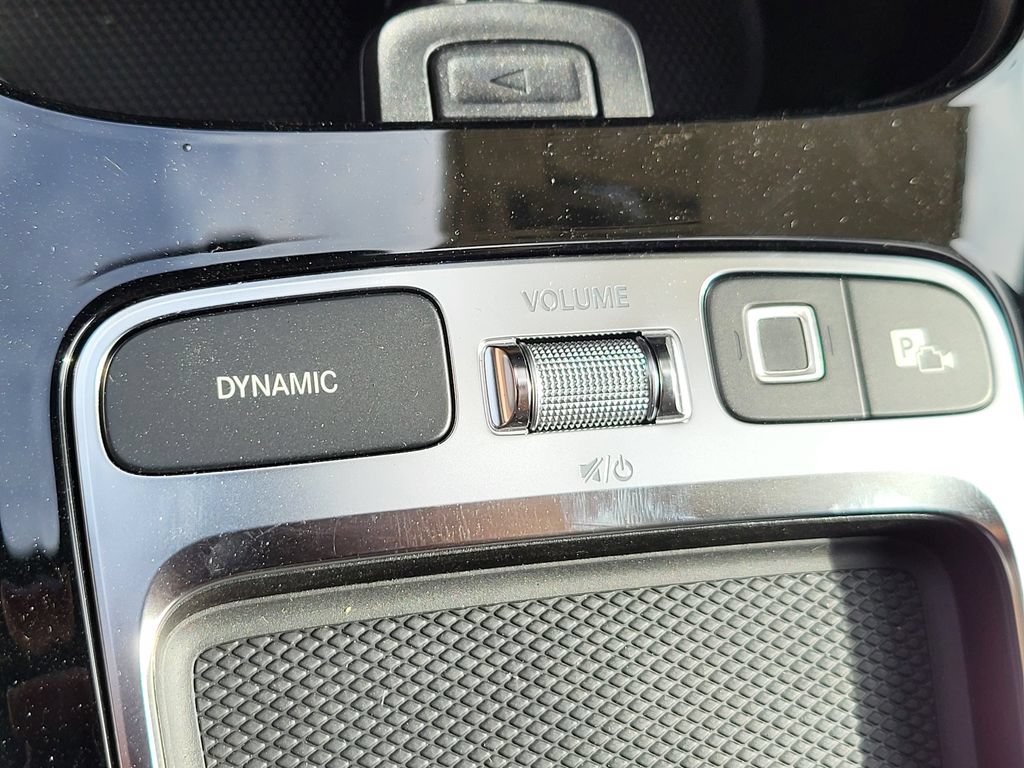 Used 2025 Mercedes-Benz GLB 250 4MATIC image 25