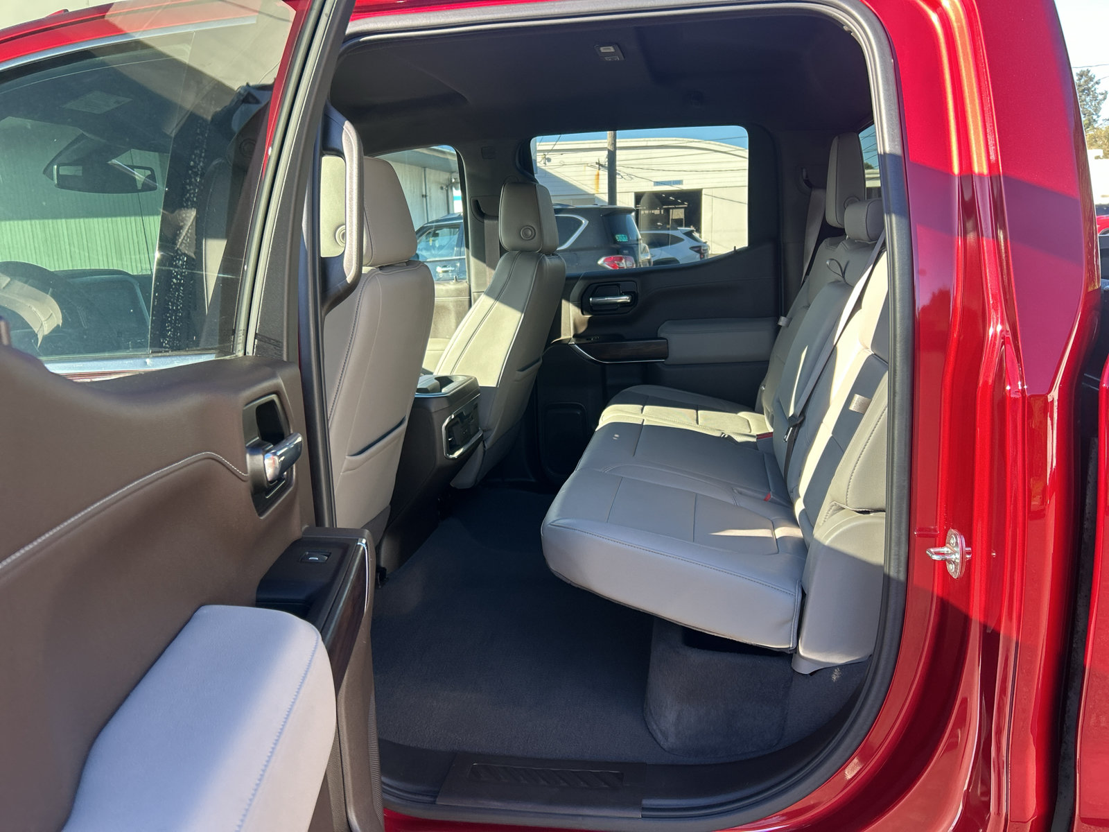 Used 2022 GMC Sierra 1500 SLT w/ SLT Premium Plus Package AWD/4WD image 29
