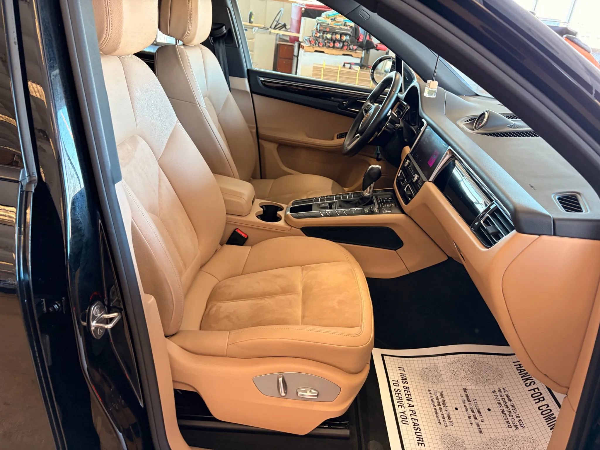 Used 2020 Porsche Macan Sport Edition image 18