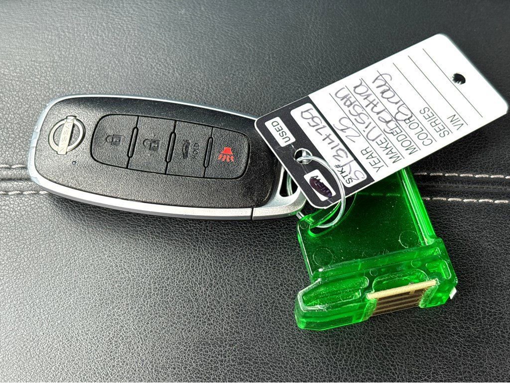 Used 2025 Nissan Sentra SV FWD image 25