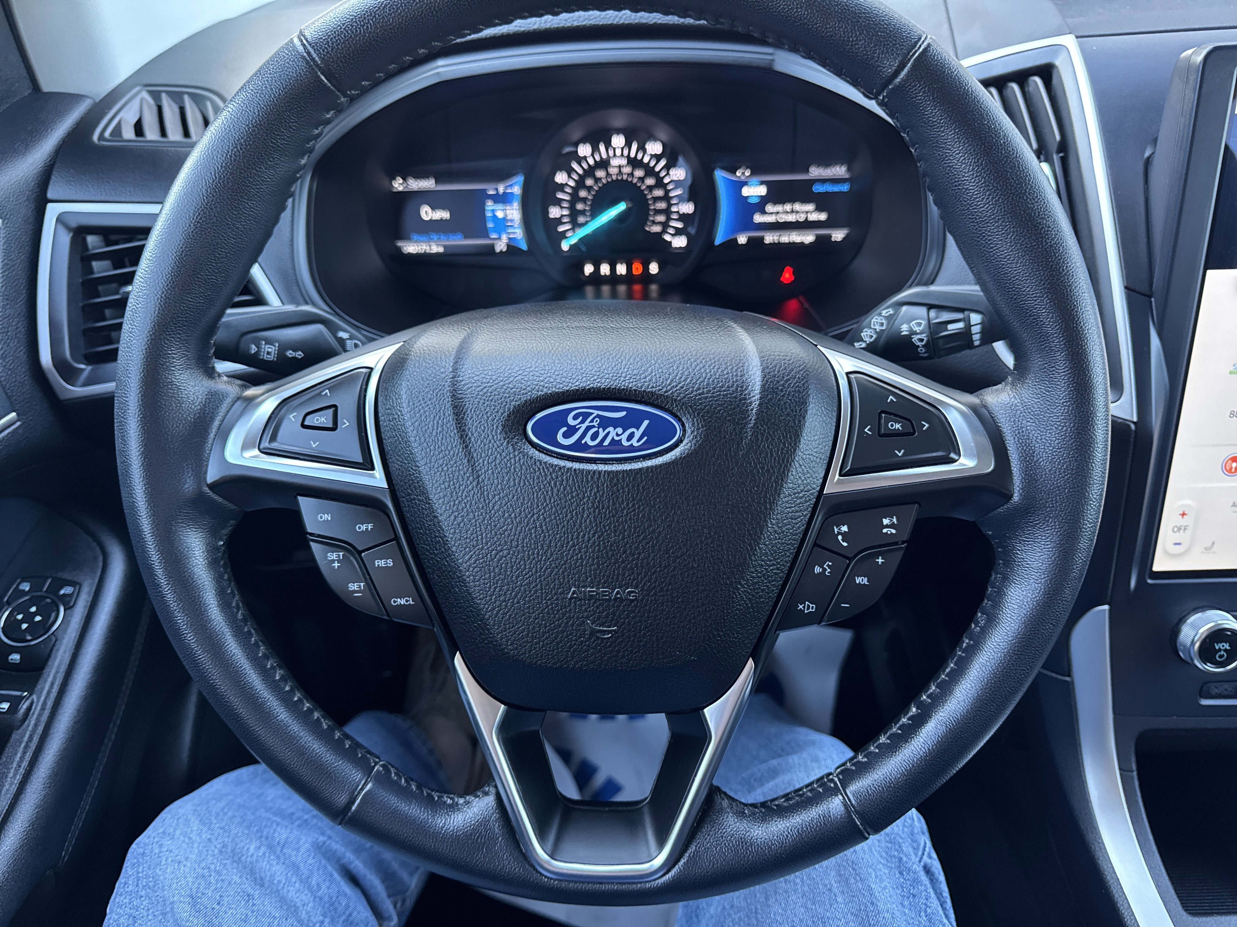 Used 2023 Ford Edge SEL w/ Sport Appearance Package image 24