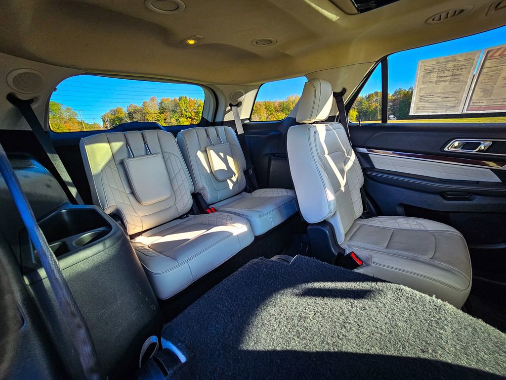 Used 2017 Ford Explorer Platinum image 45