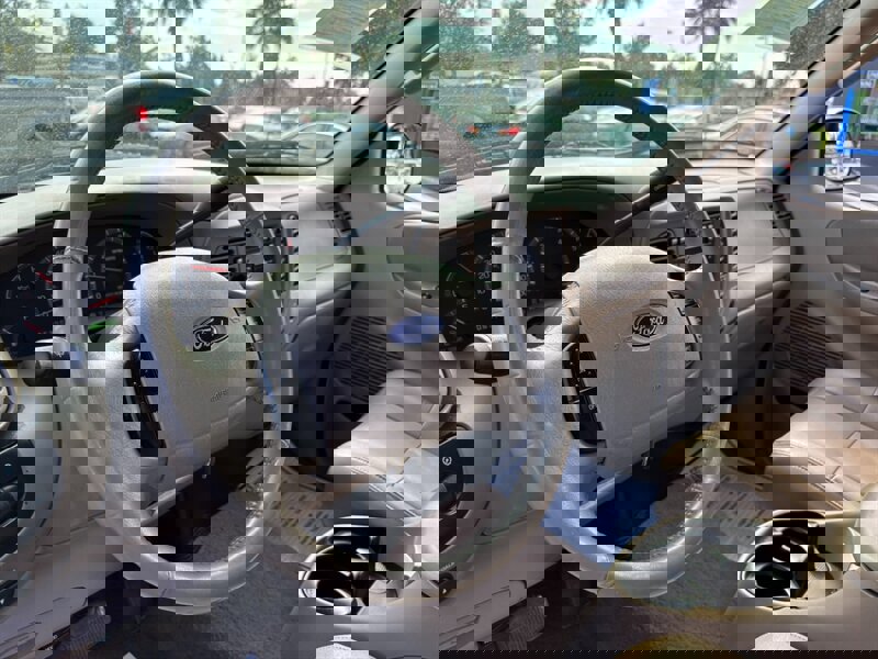 Used 2003 Ford F150 Lariat image 9