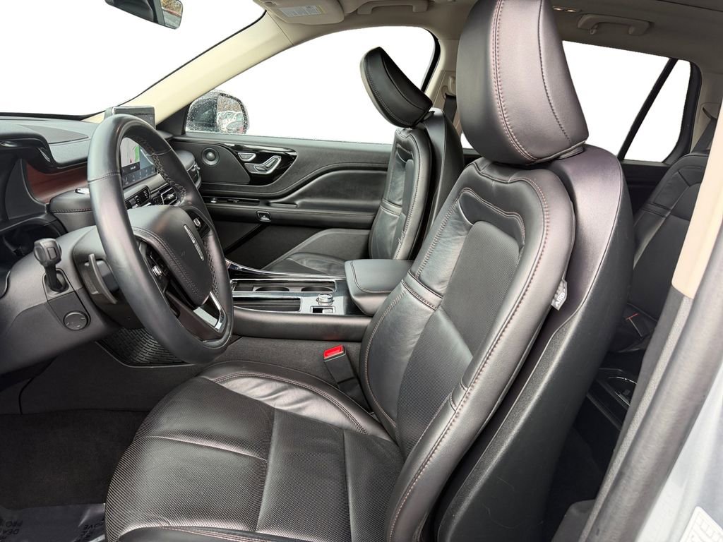 Used 2023 Lincoln Aviator Reserve image 9