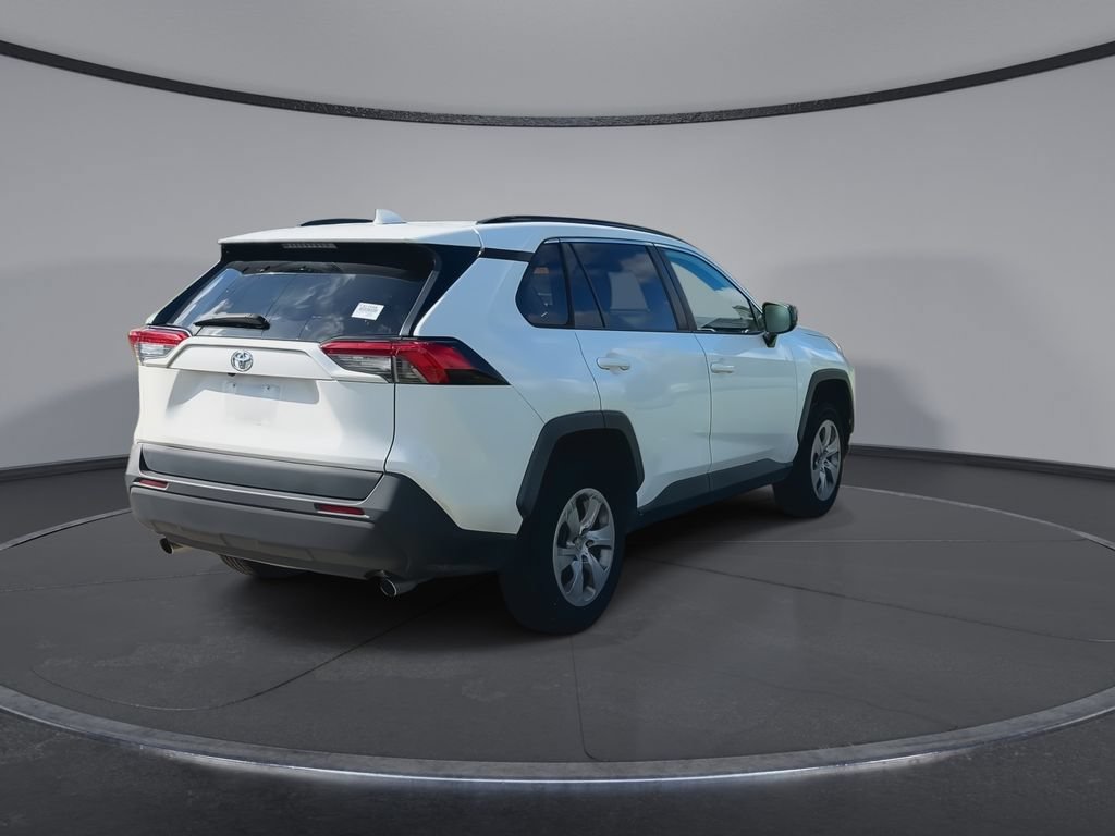 Used 2019 Toyota RAV4 LE FWD image 8