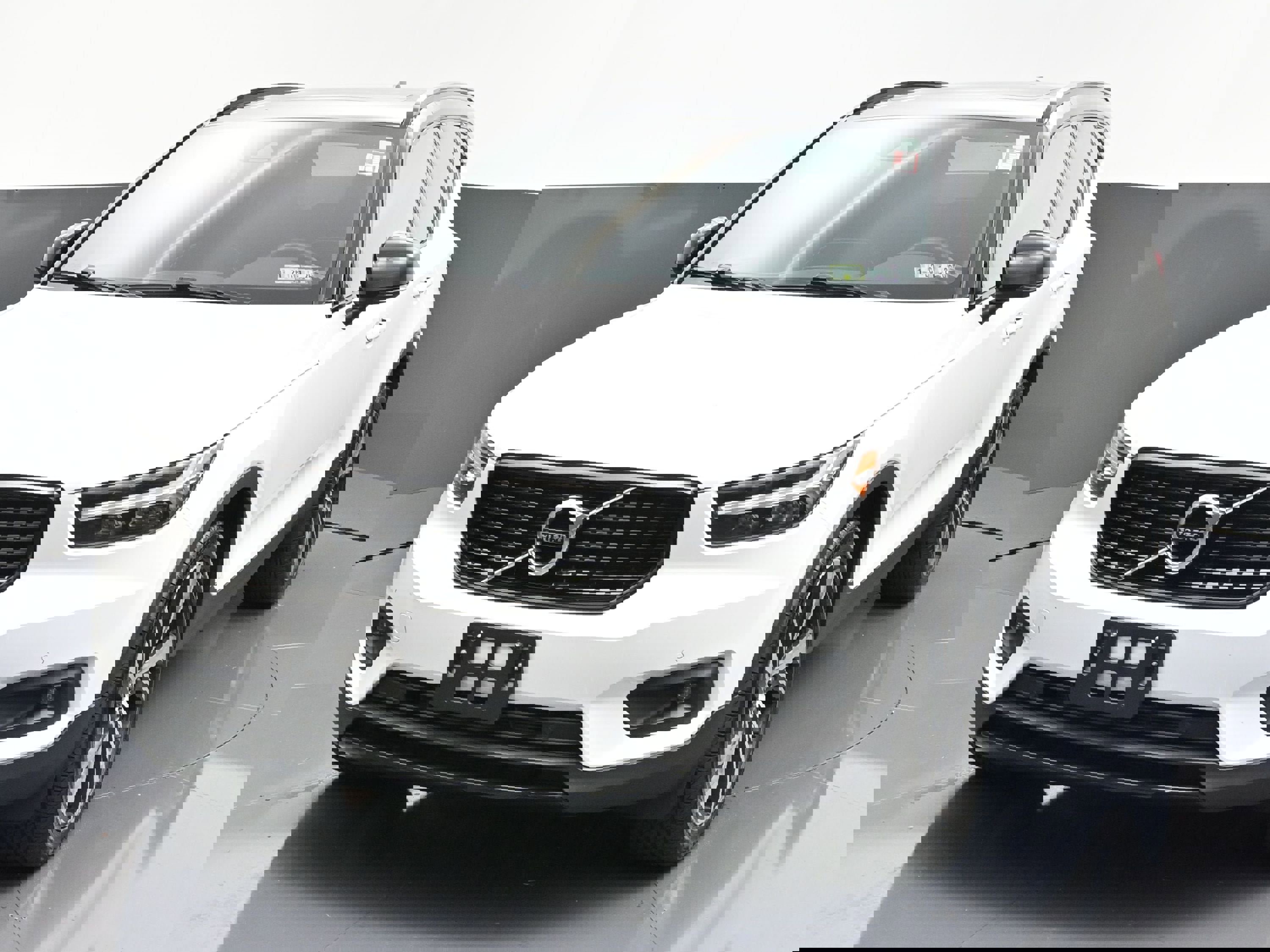 Used 2022 Volvo XC40 T5 R-Design image 46