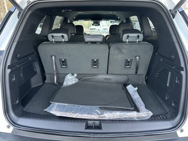 Used 2025 GMC Acadia AT4 w/ LPO, All-Weather Package image 26