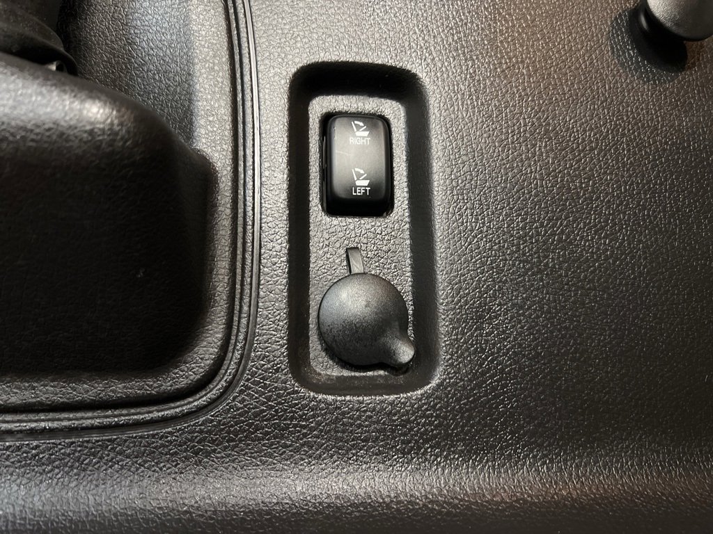 Used 2013 Ford Edge SEL image 29