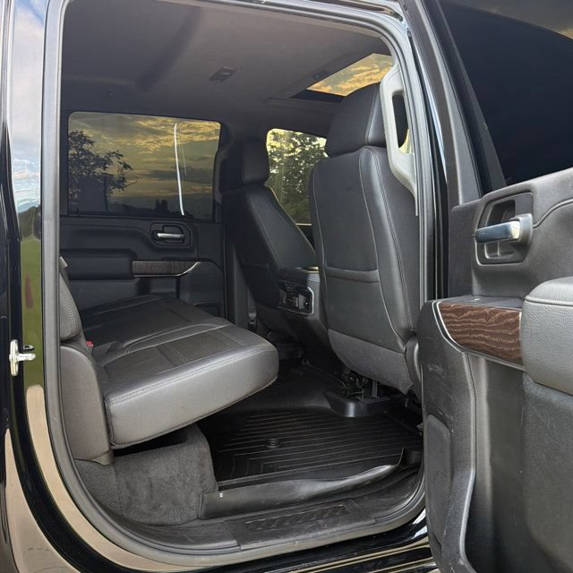 Used 2021 GMC Sierra 2500 Denali w/ Denali Black Diamond Edition AWD/4WD image 9