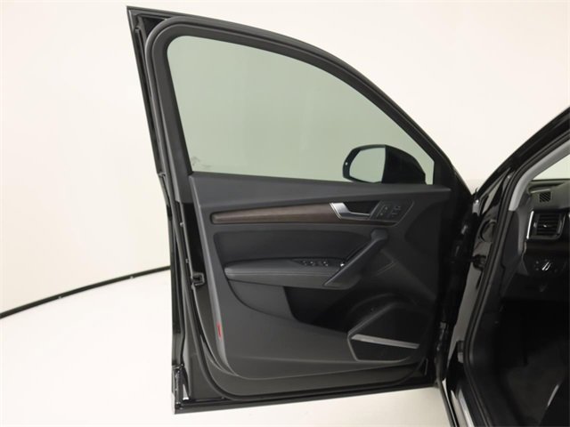 Certified 2025 Audi Q5 2.0T Premium Plus w/ Premium Plus Package image 10