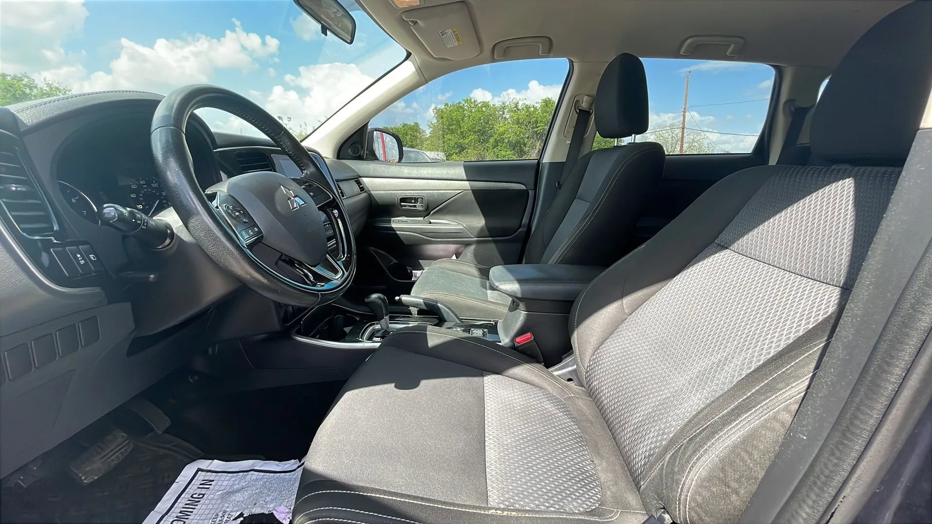 Used 2018 Mitsubishi Outlander LE image 9