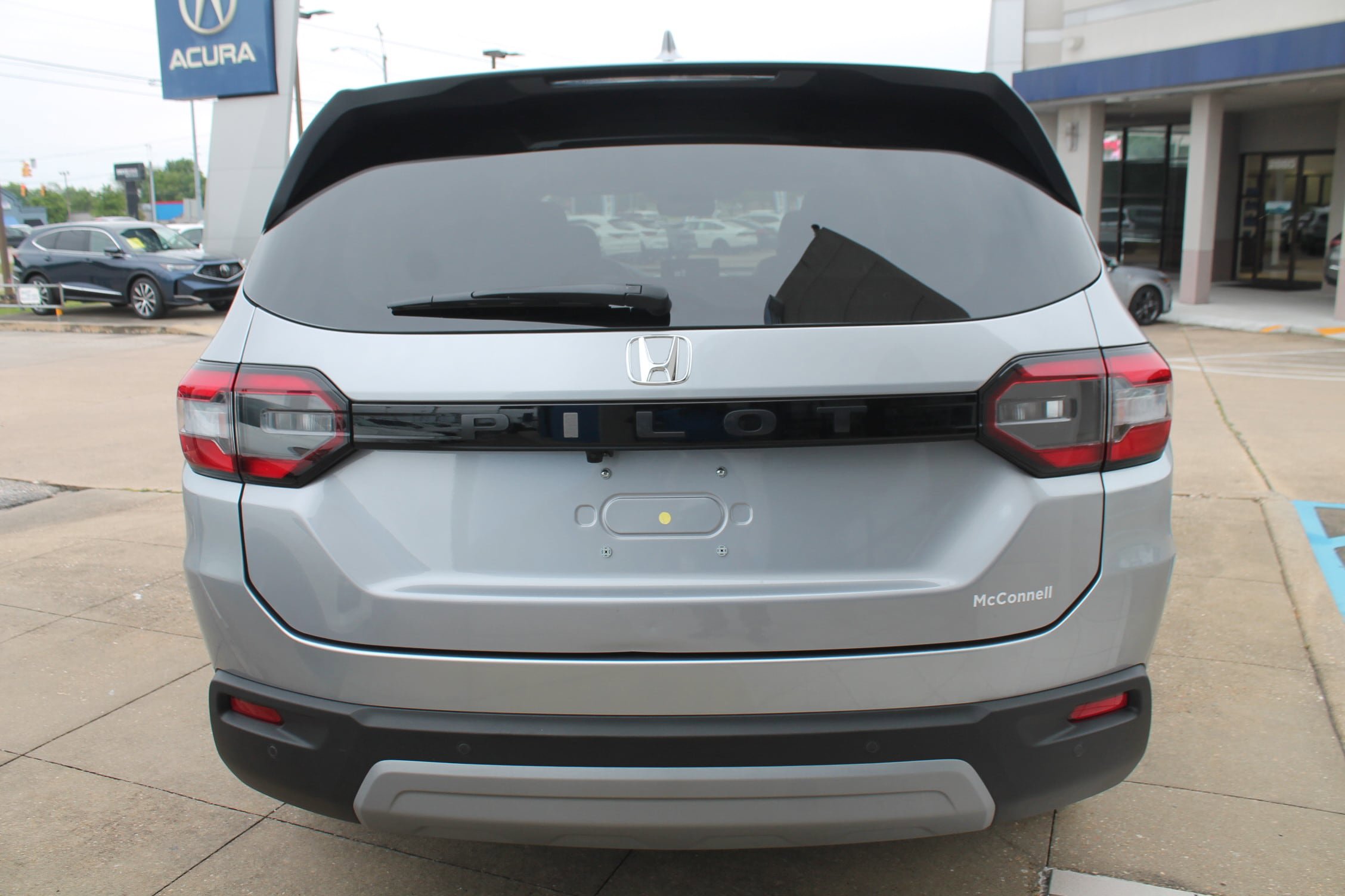 Used 2024 Honda Pilot EX-L image 6