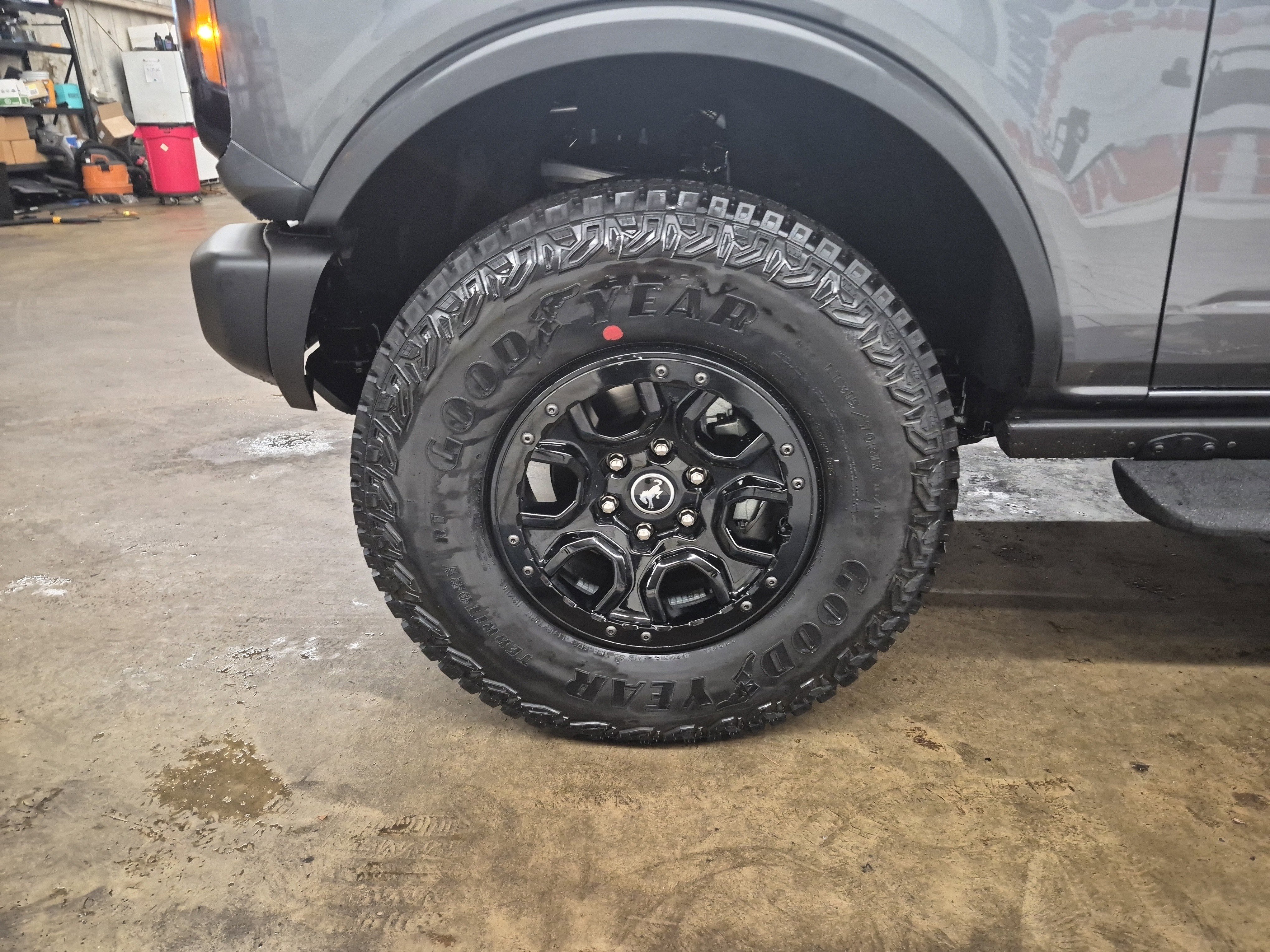 New 2025 Ford Bronco Badlands image 8