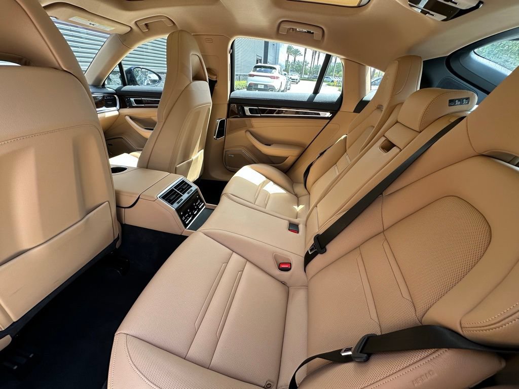 Certified 2023 Porsche Panamera 4 Platinum Edition AWD/4WD image 35