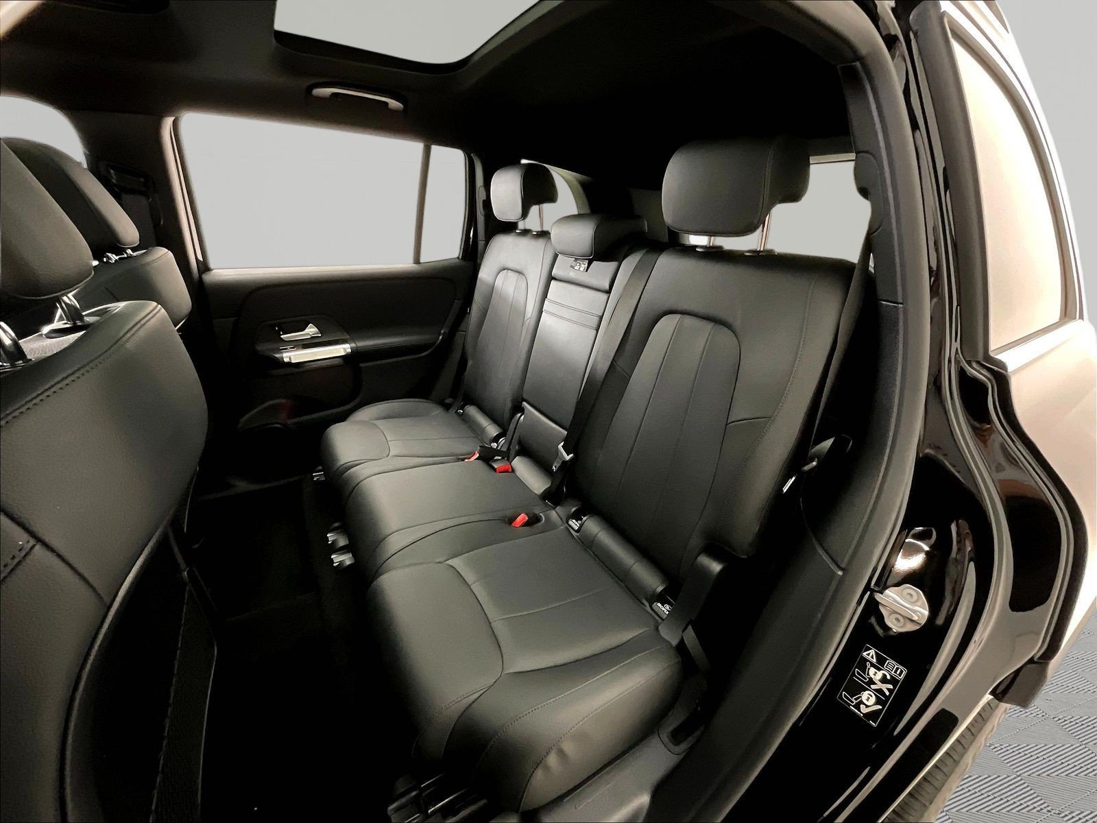 Certified 2023 Mercedes-Benz GLB 250 4MATIC image 22