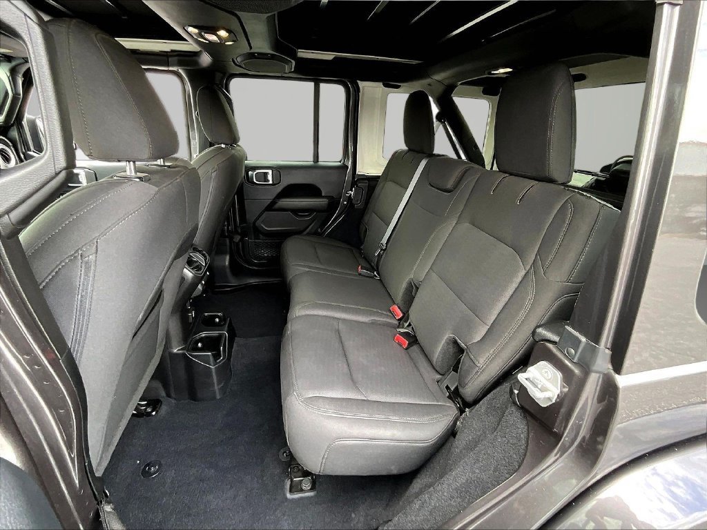 Used 2019 Jeep Wrangler Unlimited Sahara AWD/4WD image 26