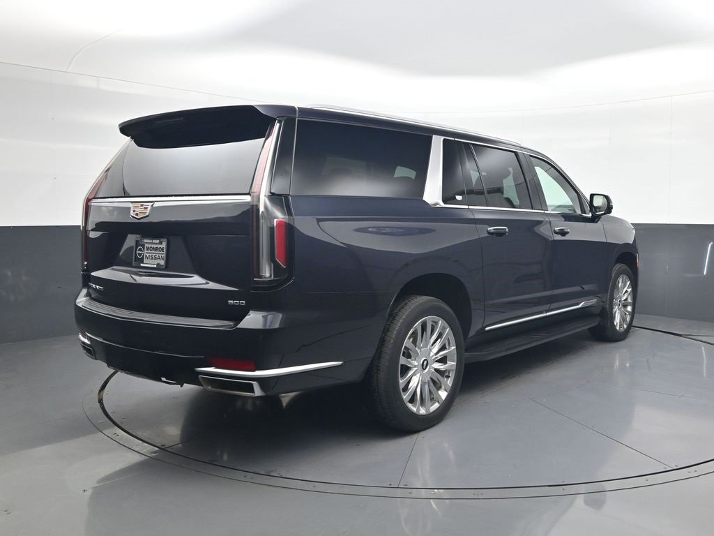 Used 2023 Cadillac Escalade ESV Premium Luxury image 7