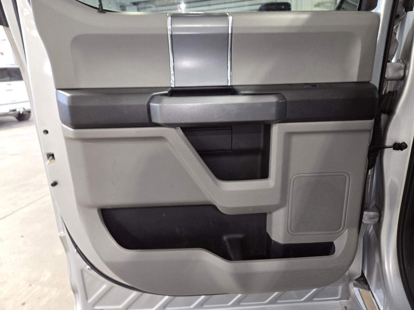 Used 2017 Ford F250 XLT w/ XLT Premium Package image 37