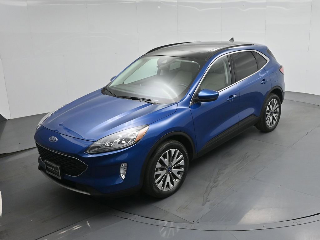 Certified 2022 Ford Escape Titanium w/ Class II Trailer Tow Package image 39