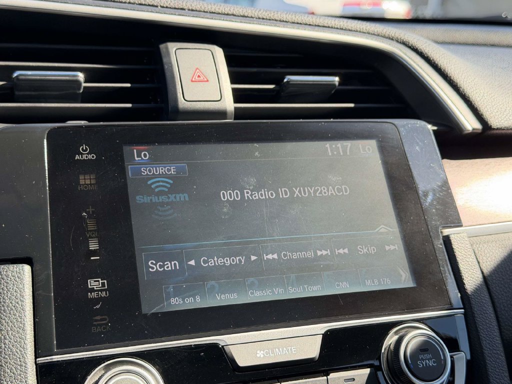 Used 2017 Honda Civic EX-L image 3