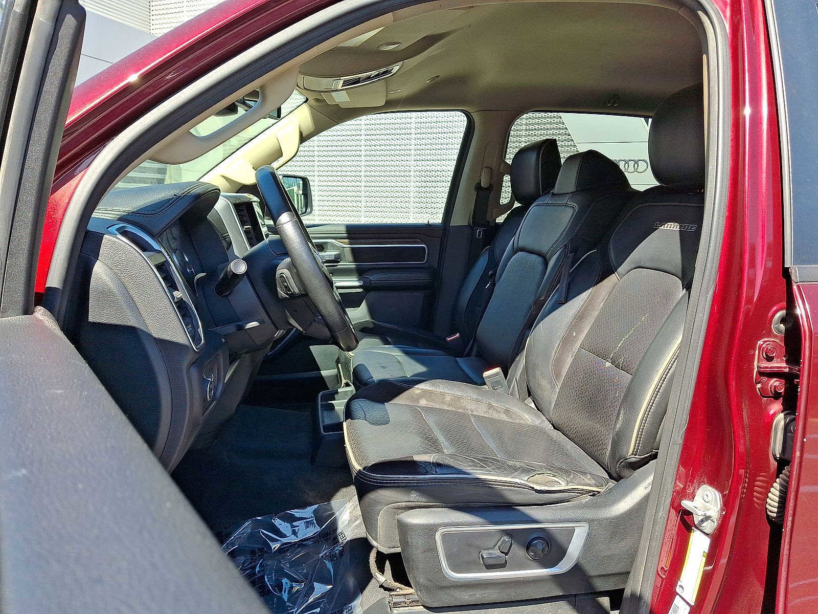 Used 2019 RAM 1500 Laramie AWD/4WD image 11