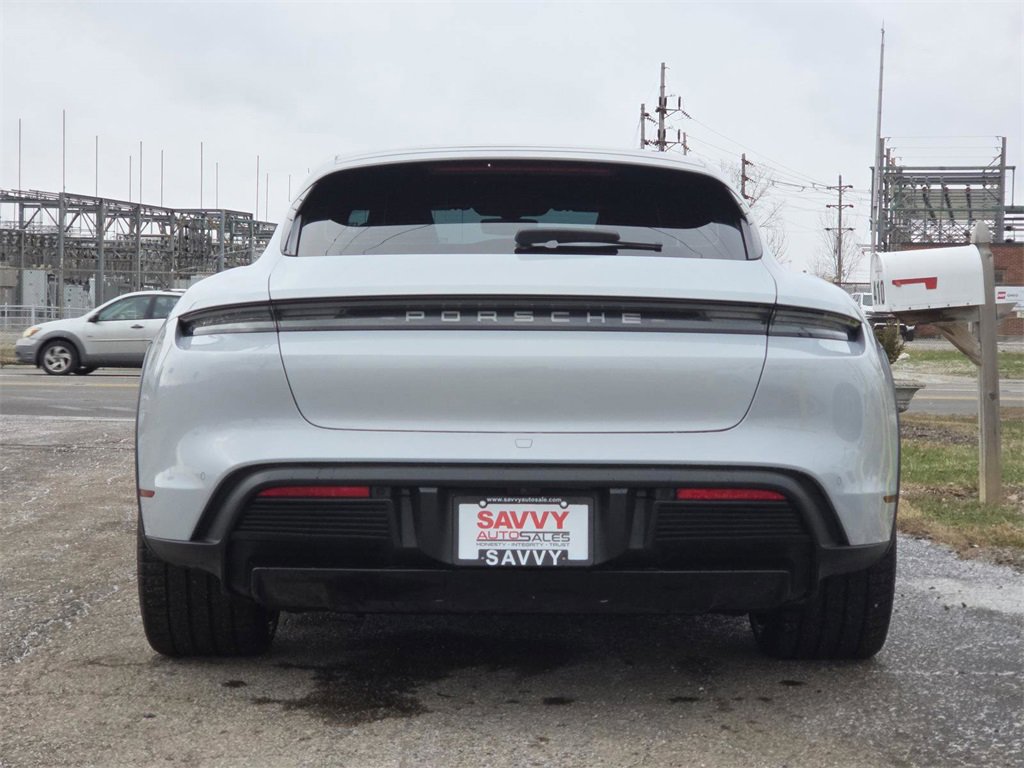Used 2022 Porsche Taycan 4S image 14