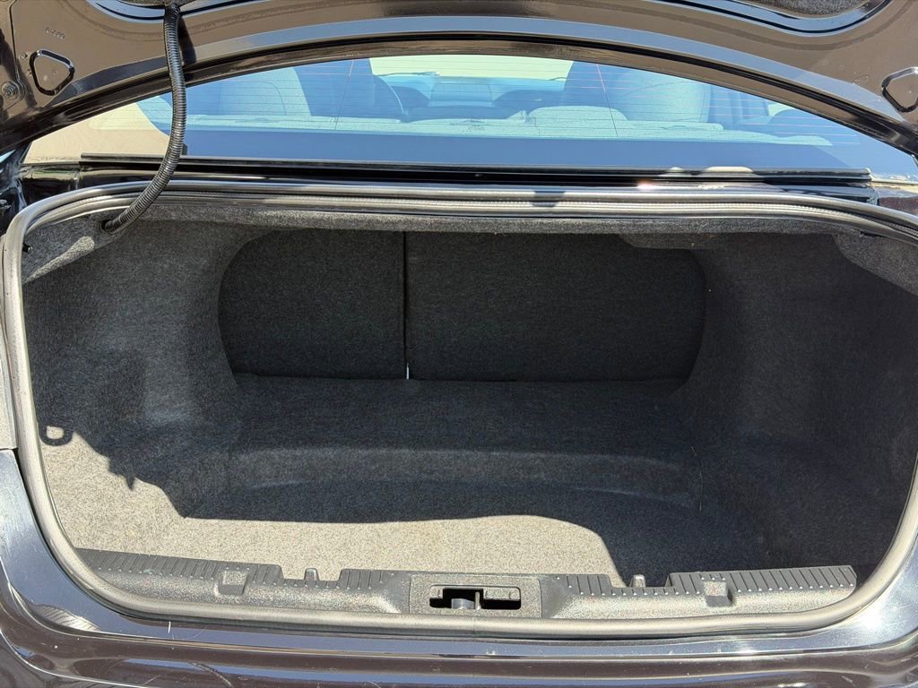 Used 2019 Ford Taurus SEL FWD image 9