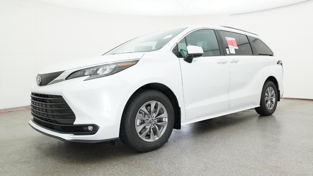 New 2026 Toyota Sienna XLE FWD image 20