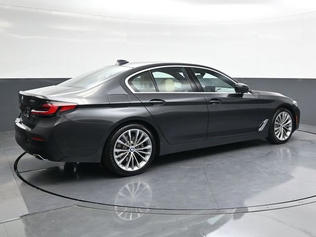 Used 2021 BMW 530i w/ Premium Package image 4