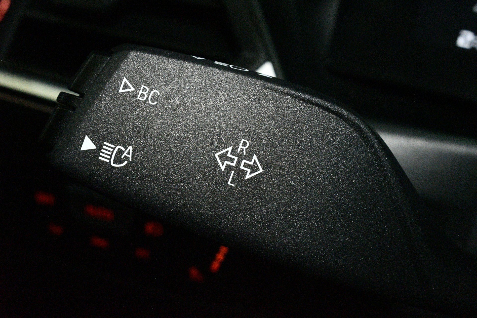 Used 2023 BMW M2 w/ Lighting Package image 27