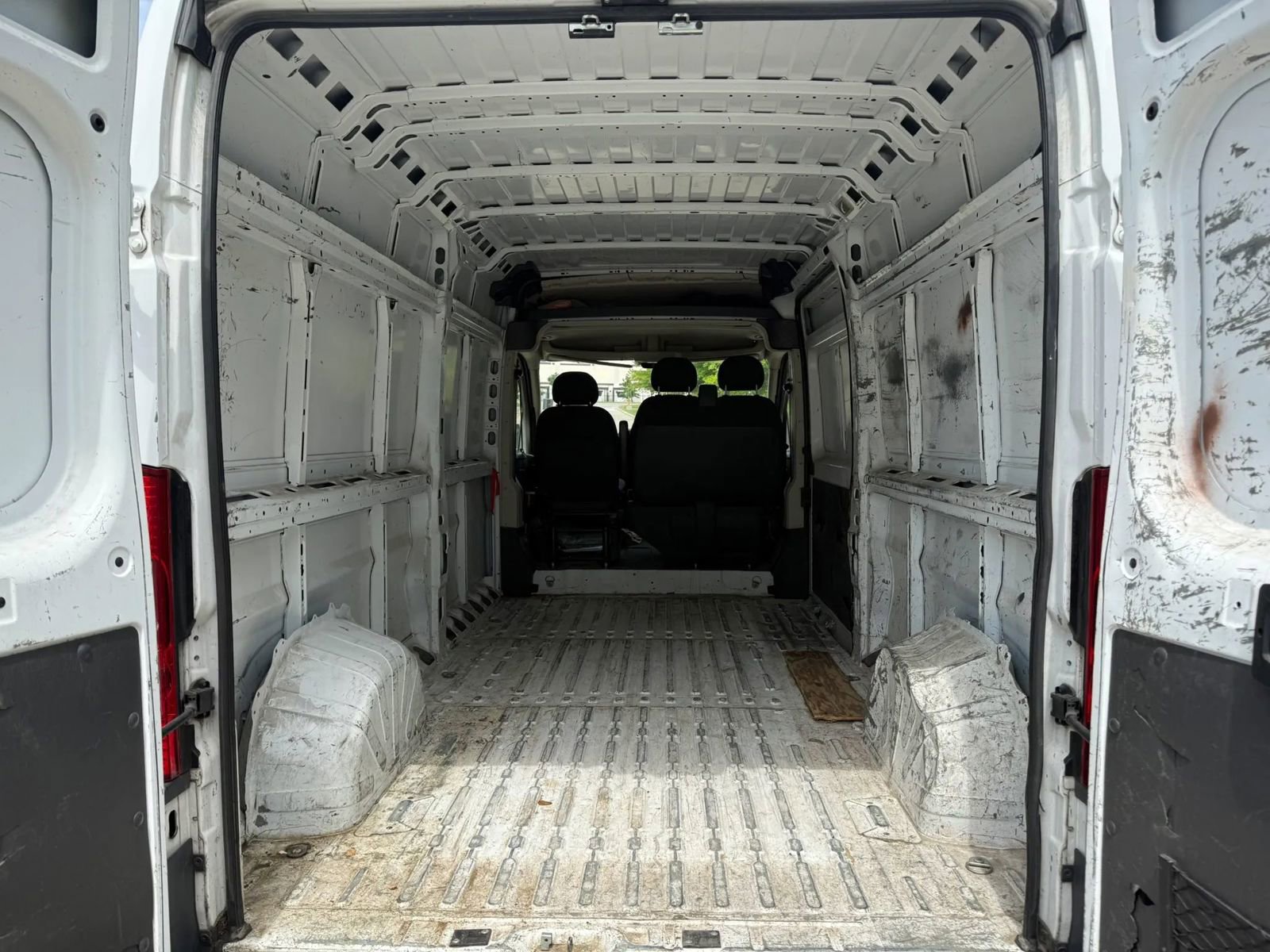 Used 2017 RAM ProMaster 2500 w/ Interior Convenience Group FWD image 9