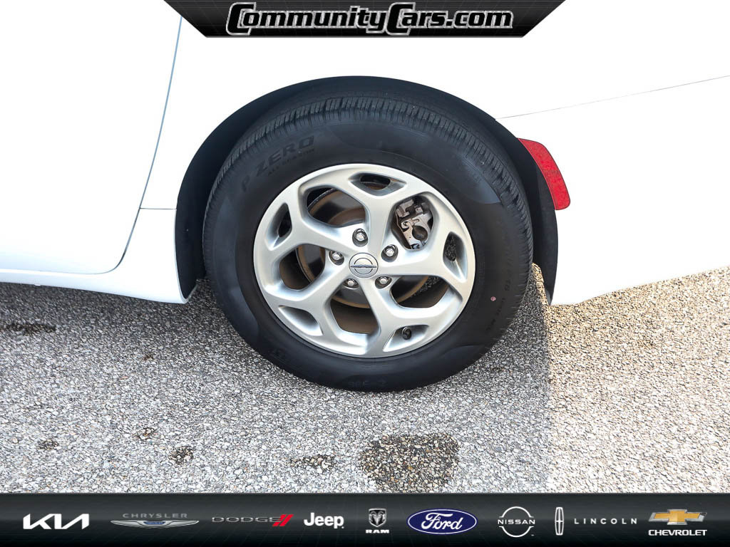 Used 2024 Chrysler Pacifica Limited image 4