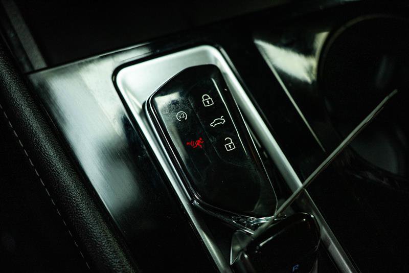 Used 2024 Volkswagen Atlas SE image 24