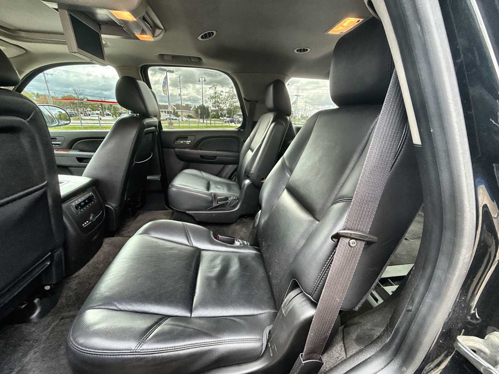 Used 2013 Chevrolet Tahoe LTZ AWD/4WD image 24