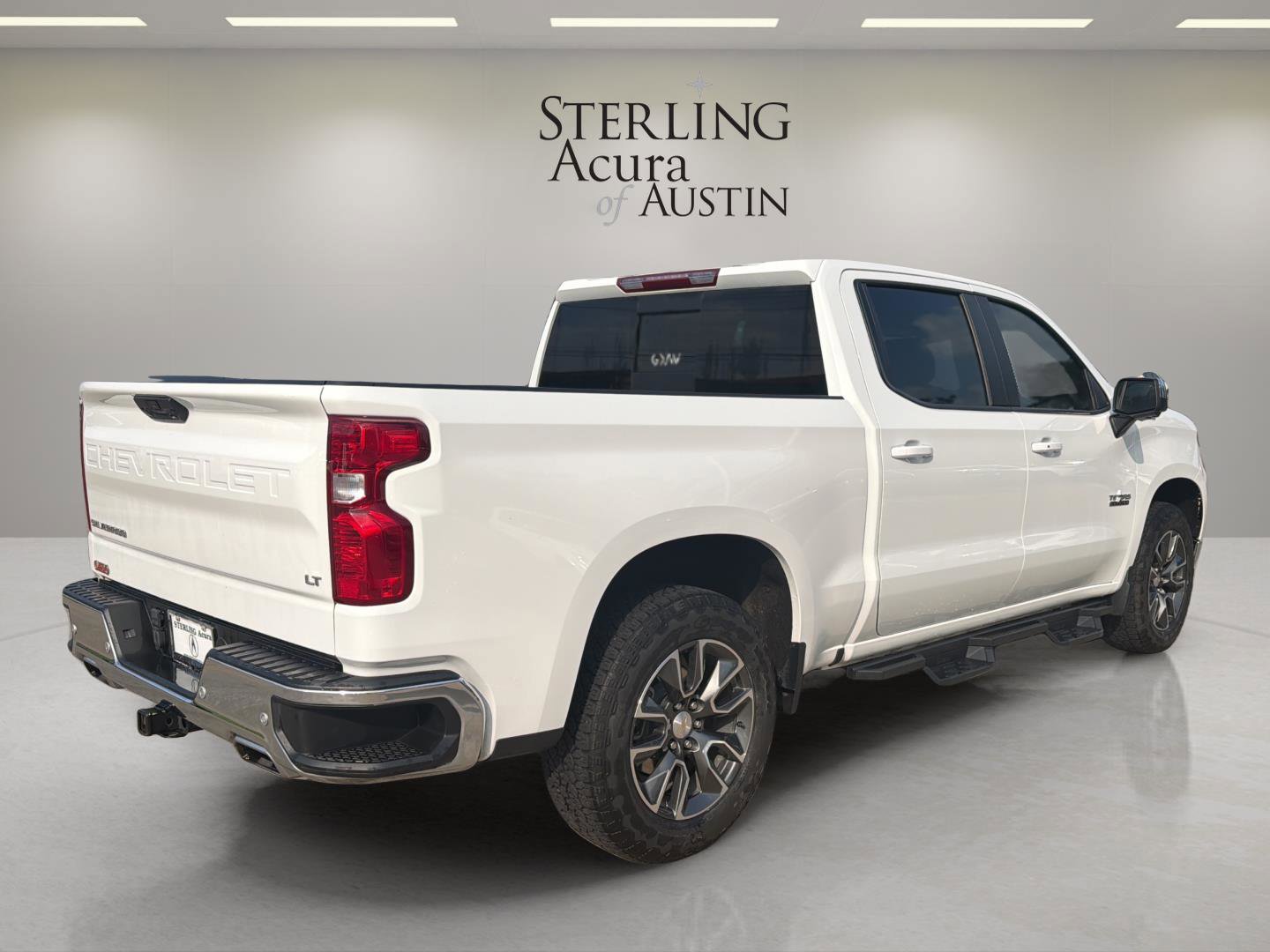Used 2024 Chevrolet Silverado 1500 LT AWD/4WD image 5