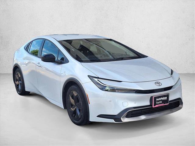 Used 2023 Toyota Prius Prime SE image 3