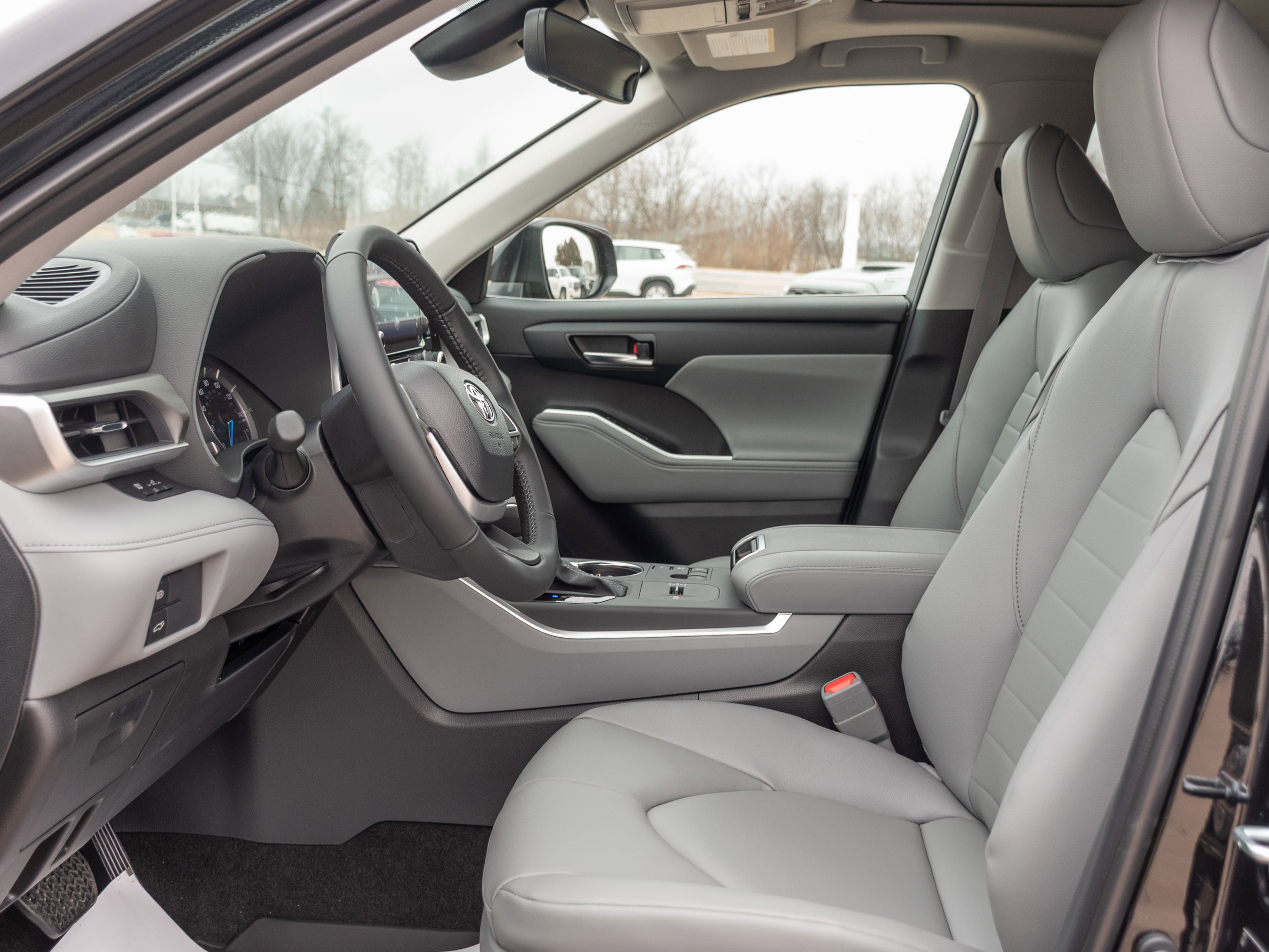 New 2026 Toyota Highlander XLE image 6