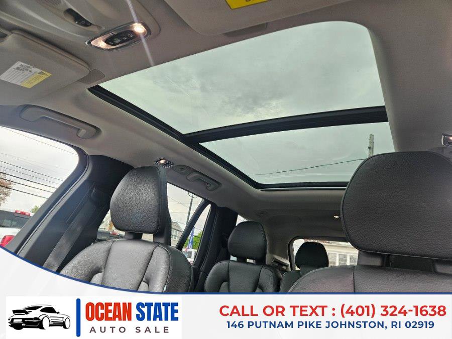 Used 2017 Volvo XC90 T6 Momentum w/ Vision Package AWD/4WD image 16