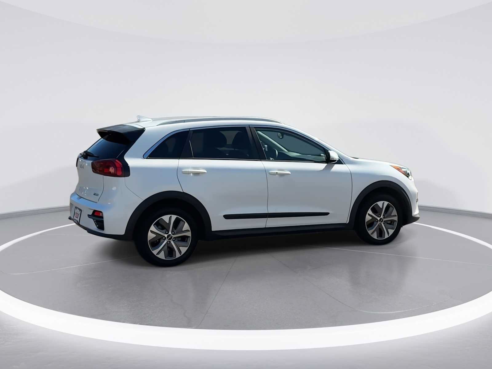 Used 2022 Kia Niro EX Premium FWD image 8