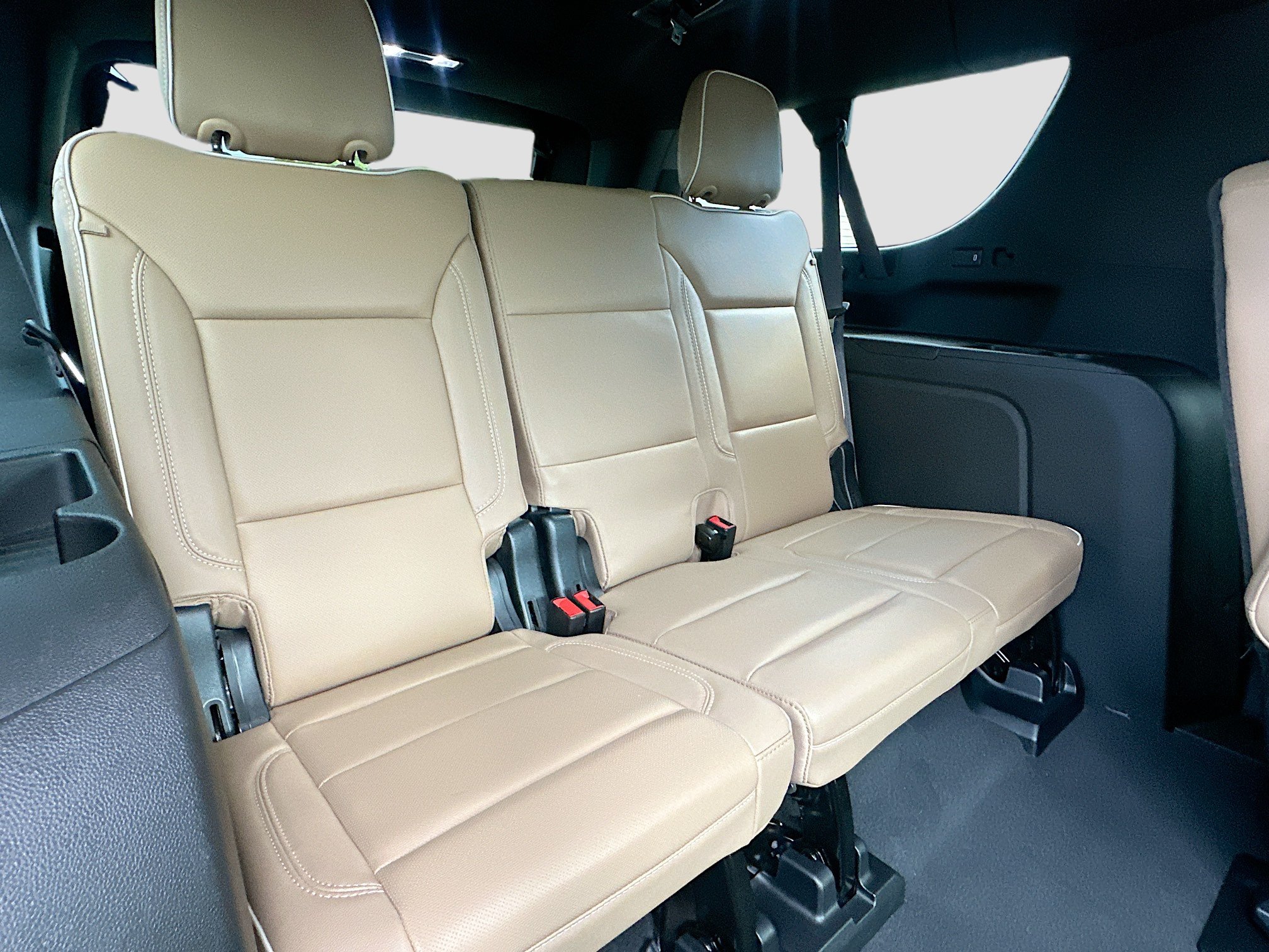 Used 2023 Chevrolet Suburban Premier RWD image 28
