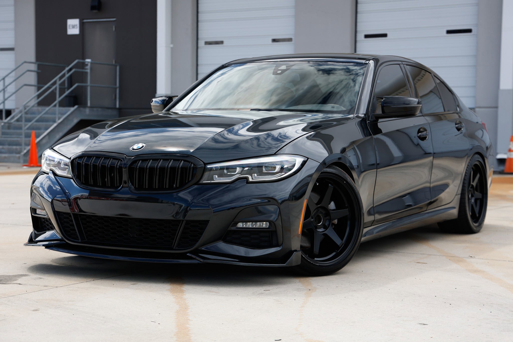 Used 2020 BMW 330i Sedan w/ M Sport Package RWD image 1