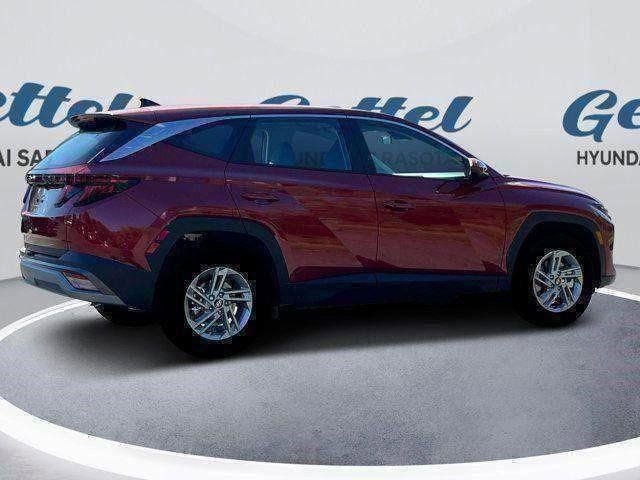 New 2025 Hyundai Tucson SE image 8