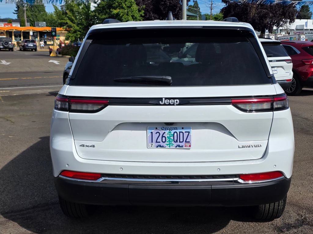 Used 2024 Jeep Grand Cherokee Limited AWD/4WD image 7